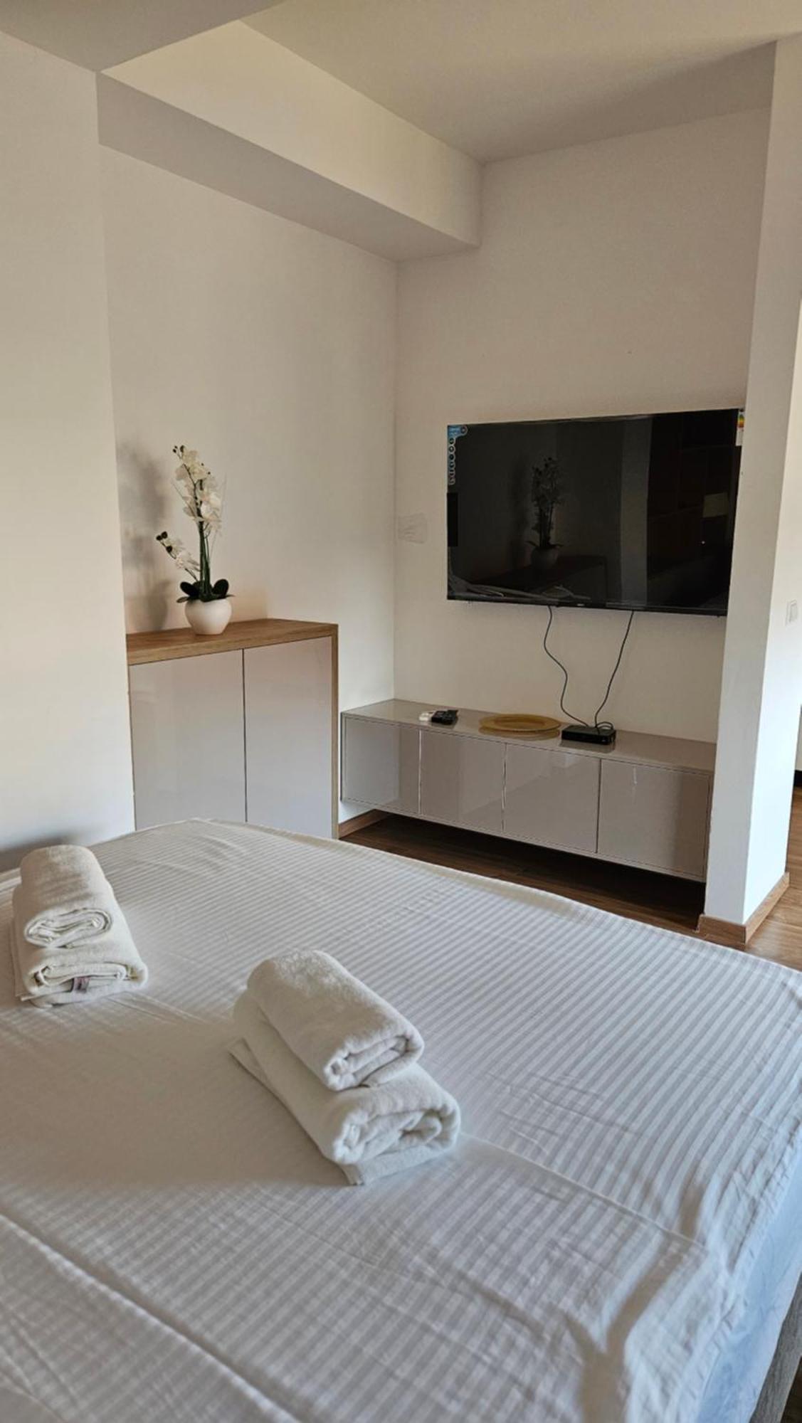 Podgorica Apartments Planet Bagian luar foto